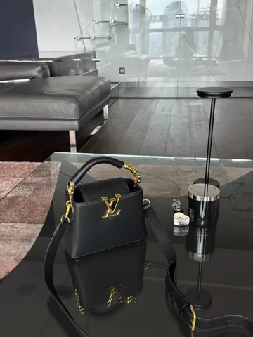 Louis Vuitton Capucines Mini Black/Gold (Коробка магніт)