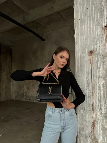 Yves Saint Laurent Medium Sunset in Smooth Leather Black/Gold